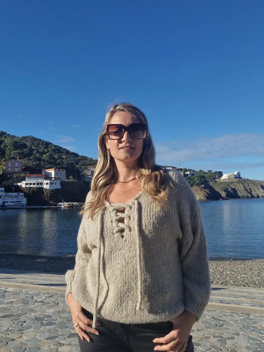 Pull col à lacet beige