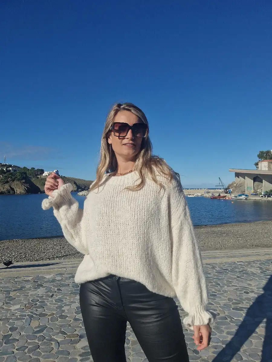 Pull col rond manches vagues écru