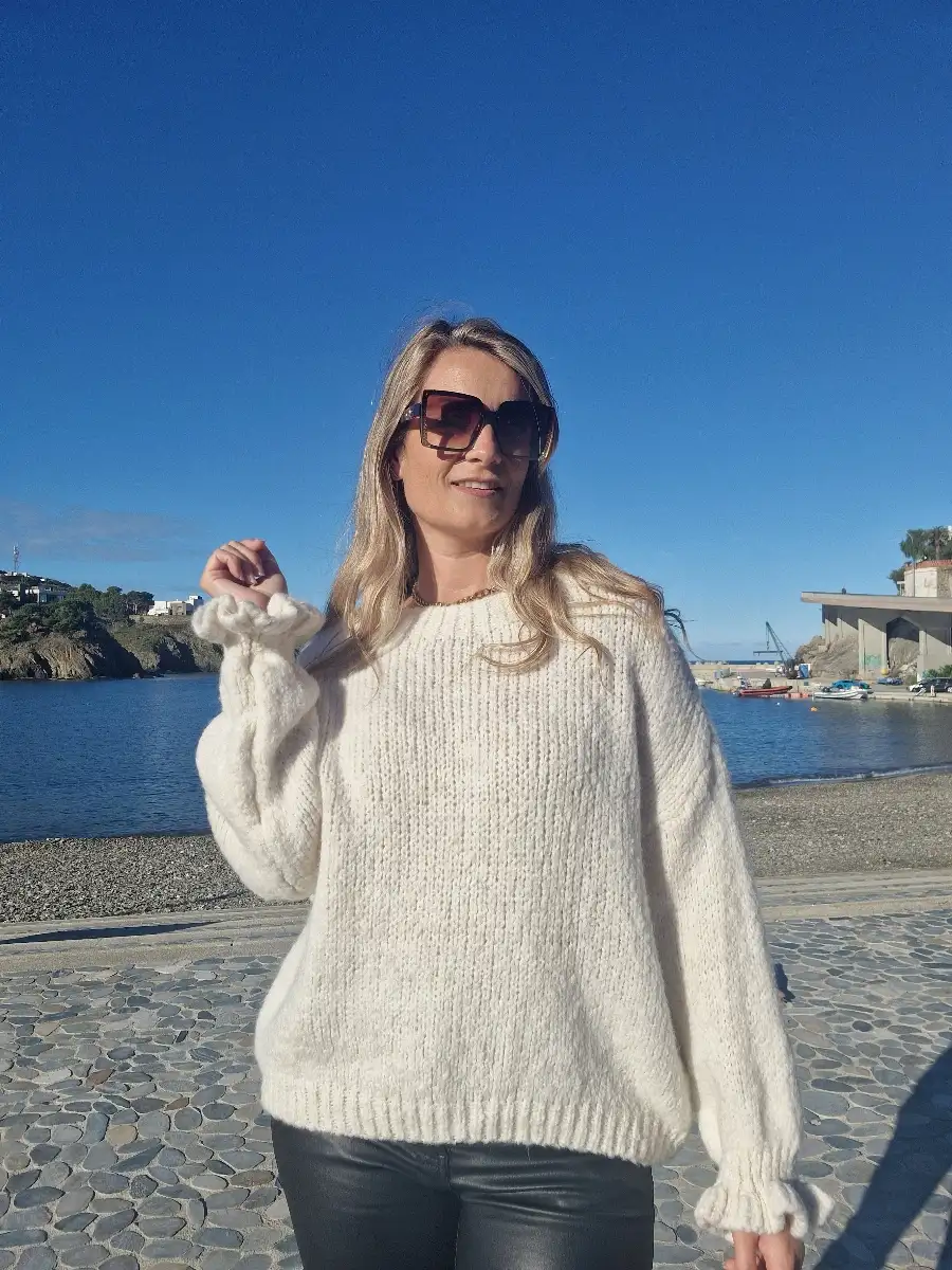 Pull col rond manches vagues écru