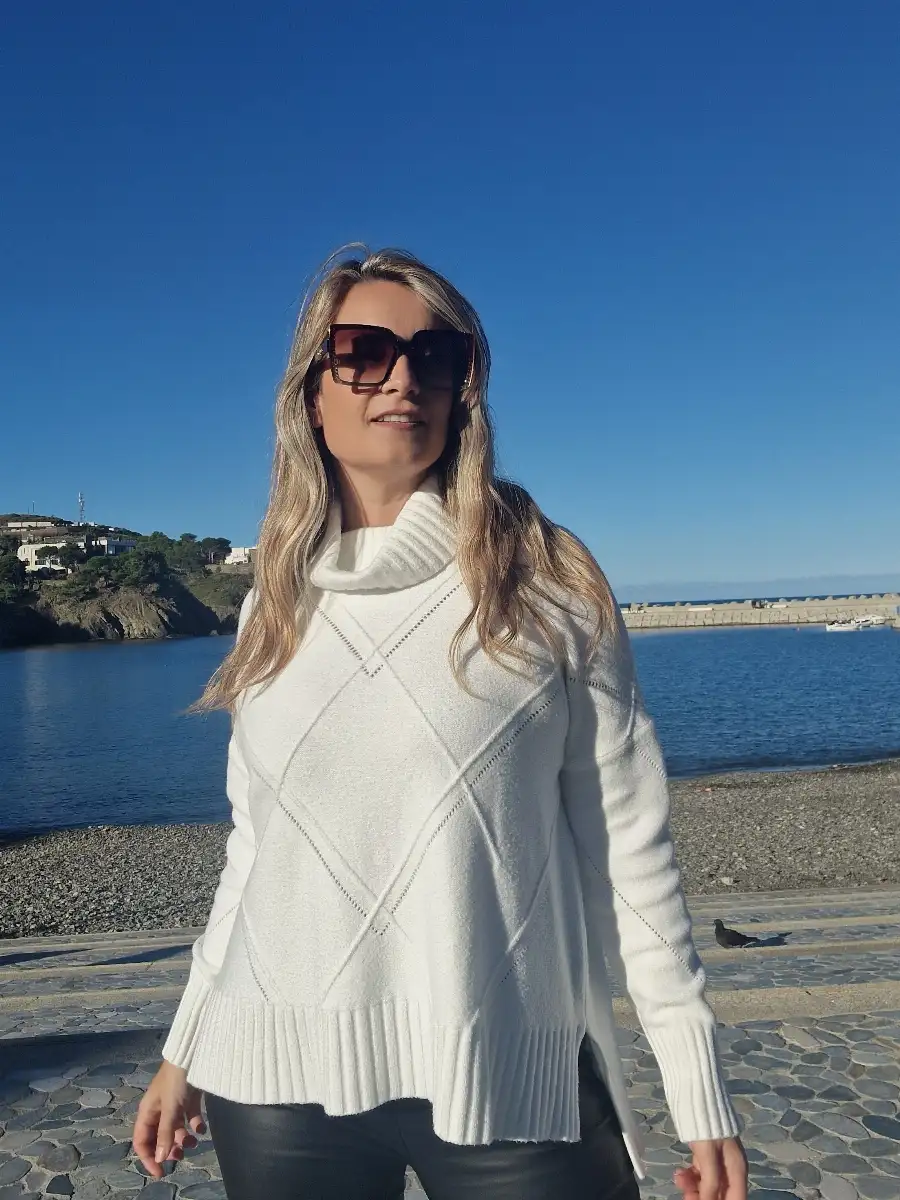 Pull col roulé écru