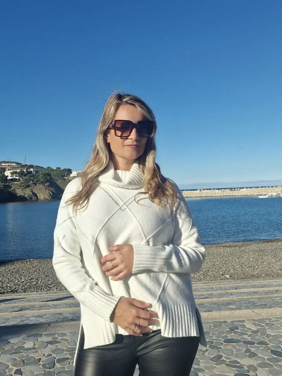 Pull col roulé écru