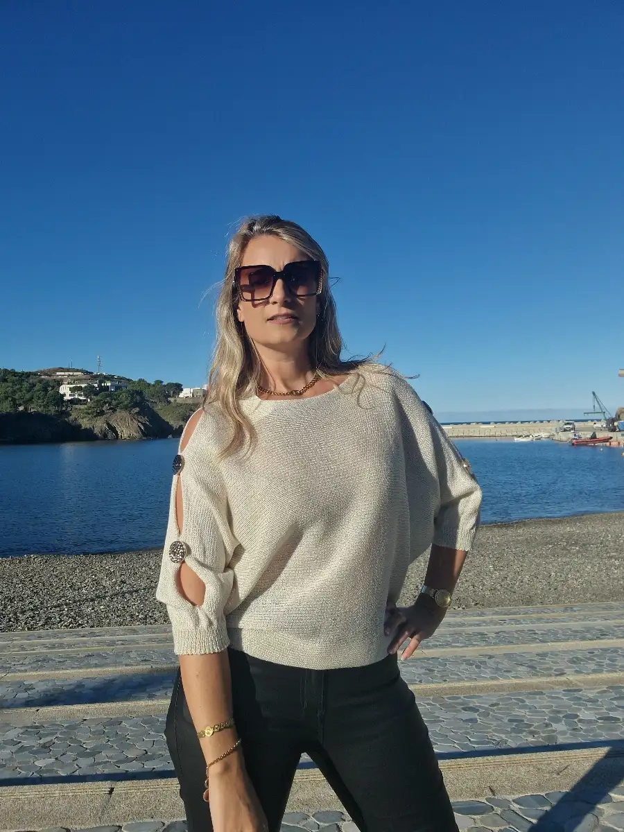 Pull manches ajourées beige