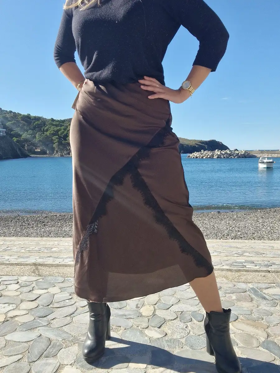 Jupe longue satin marron et dentelle