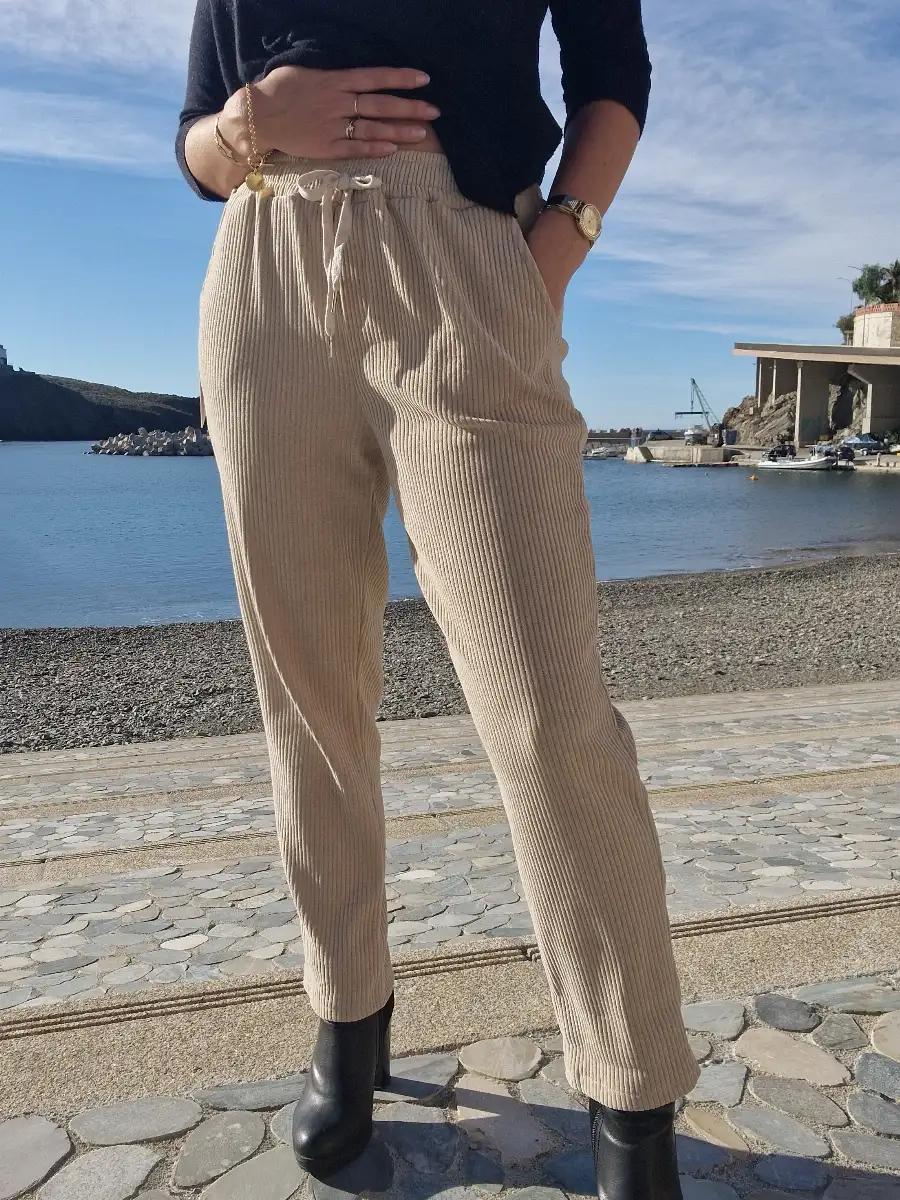 Pantalon mum velours souple beige