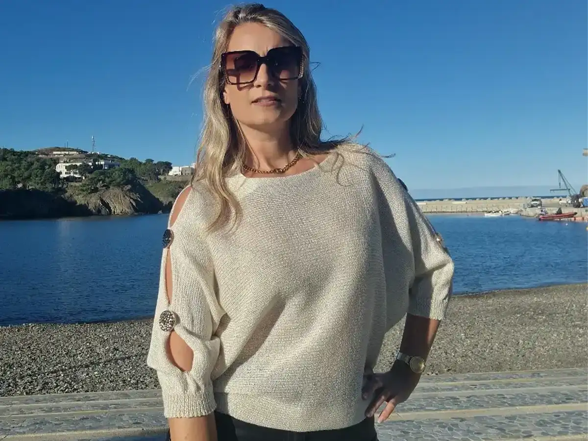 Pull manches ajourées beige