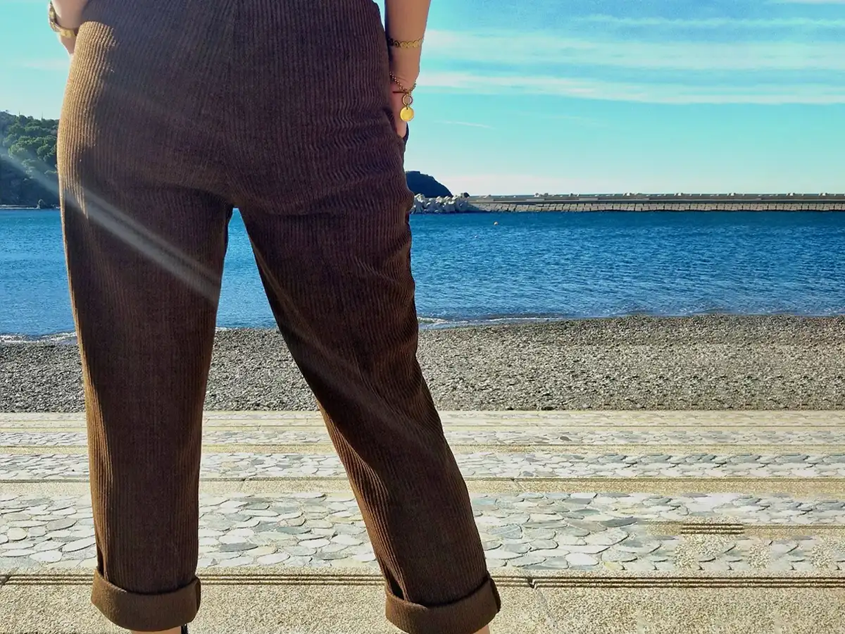 Pantalon mum velours souple marron