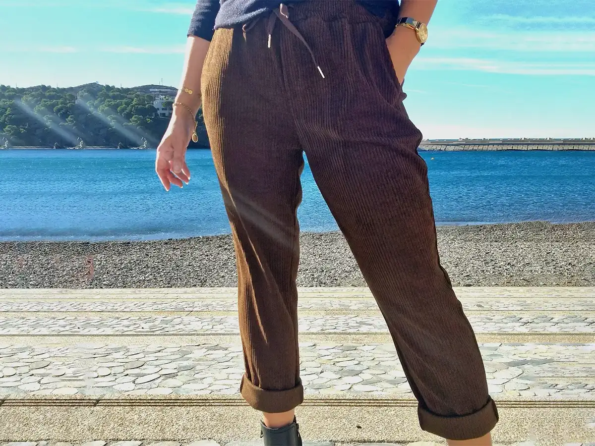 Pantalon mum velours souple marron