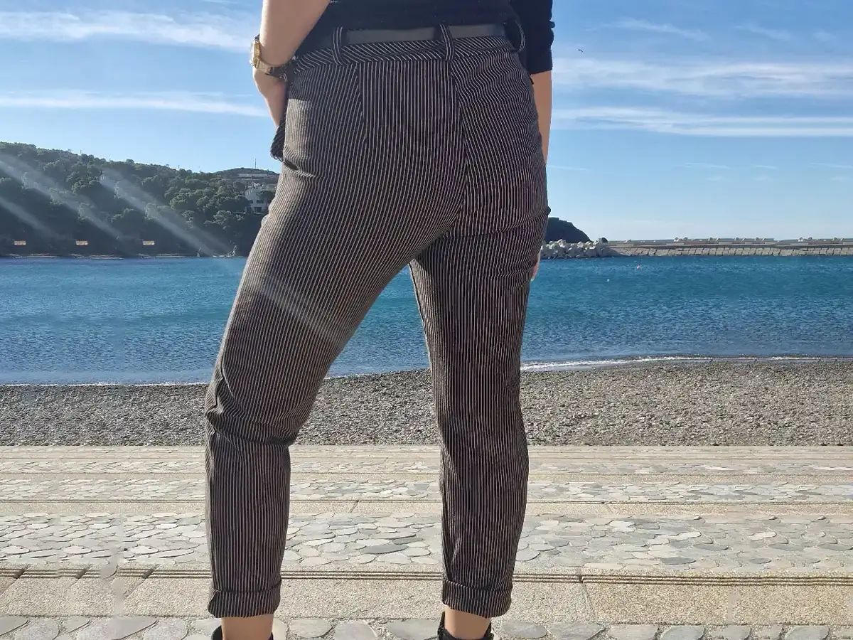 Pantalon stretch rayé