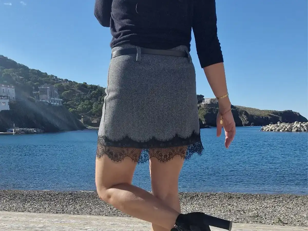 Jupe en tweed et dentelle