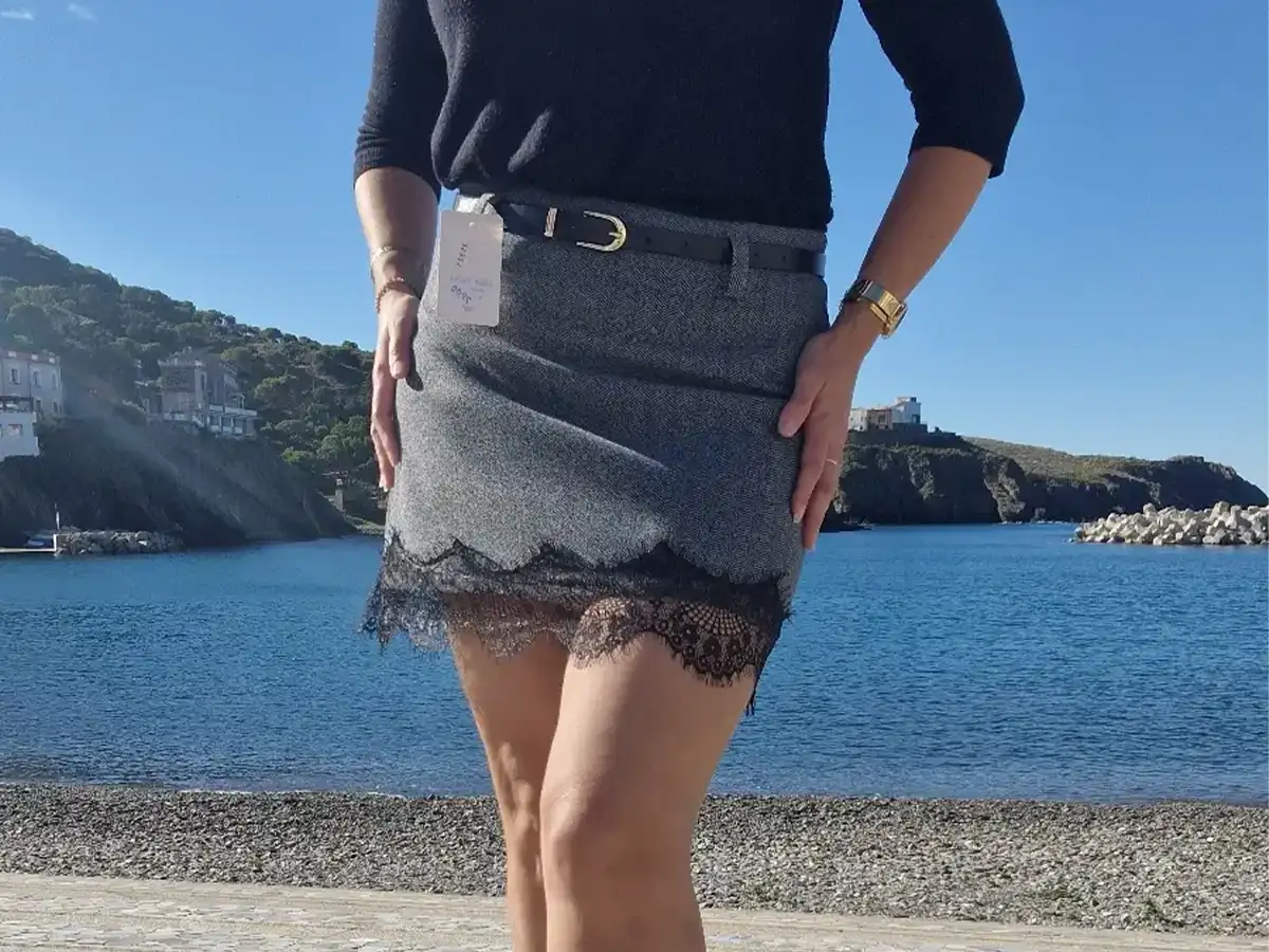 Jupe en tweed et dentelle