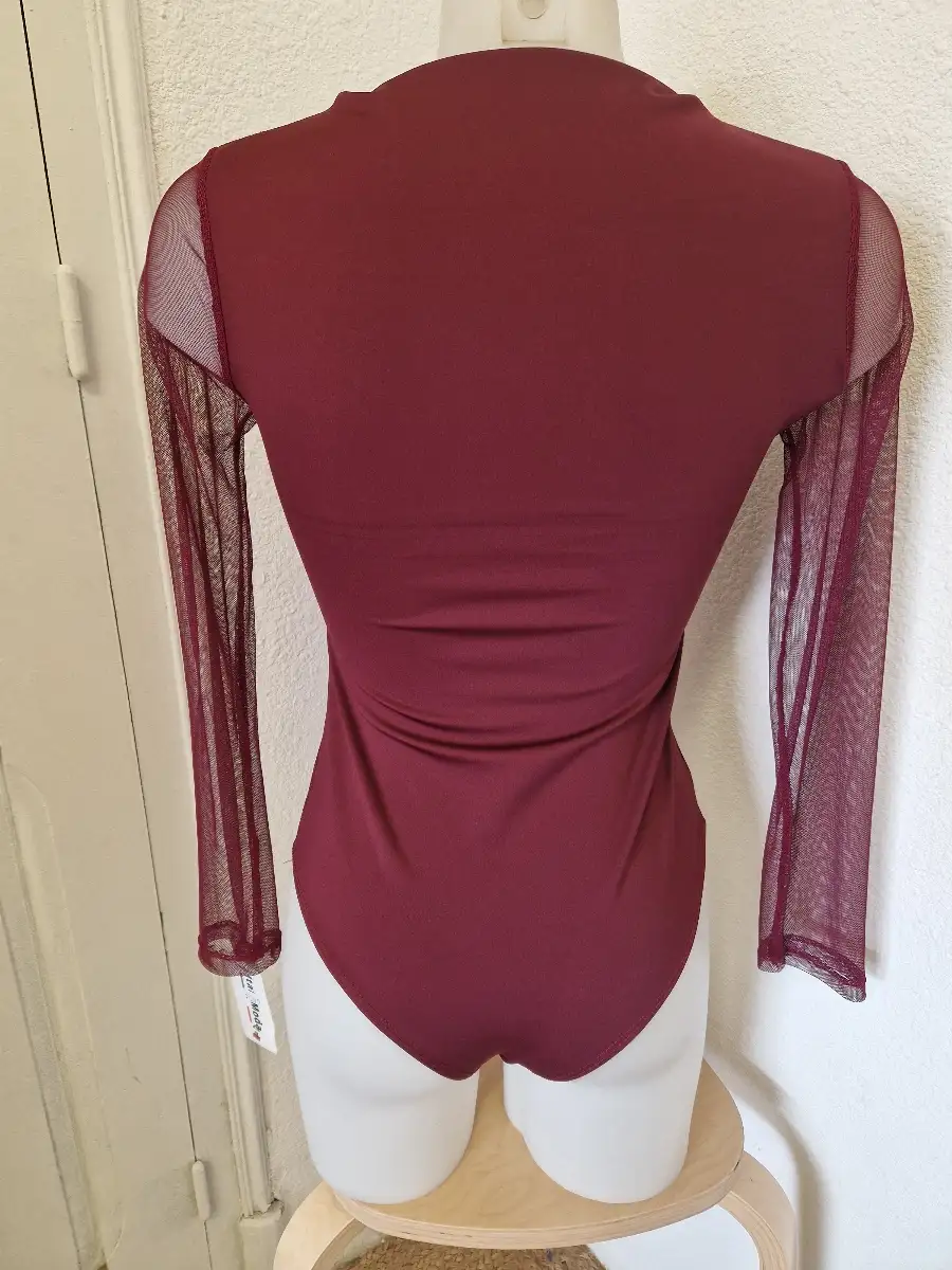 Body avec empiècement voile