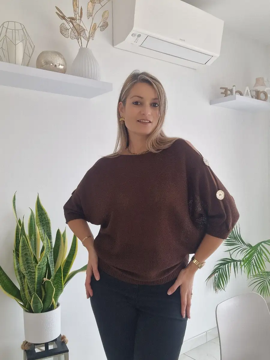 Pull épaules ajourées marron